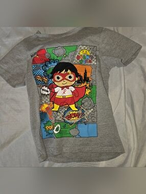 Ryan's World Boy's Gray  Superhero Ryan Graphic Short Sleeve Tee Size 7
